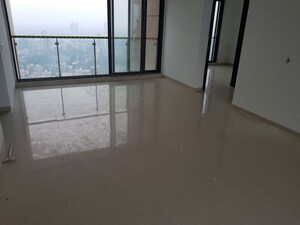 Room in 1.5 BHK Apartment at Kalpataru Elitus, Mulund West – for Rent
