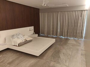 Bedroom in 4 BHK Apartment at Oberoi Crest, Khar West – for Rent