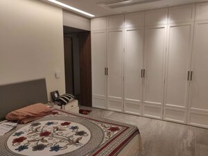 Bedroom in 4 BHK Apartment at Oberoi Crest, Khar West – for Rent