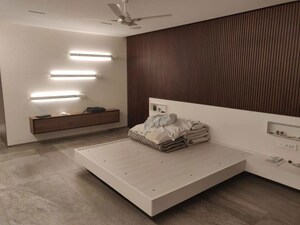 Bedroom in 4 BHK Apartment at Oberoi Crest, Khar West – for Rent