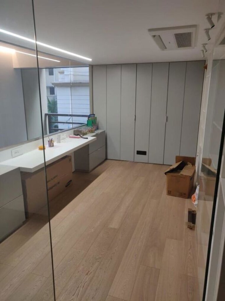 Kitchen, oberoi-crest 4 Bedroom 4800 Sq.Ft. Apartment In Khar West Mumbai 10553120