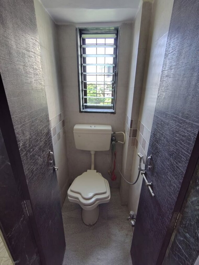 Bathroom, flora-point 1 Bedroom 468 Sq.Ft. Apartment In Mulund West Mumbai 10553135