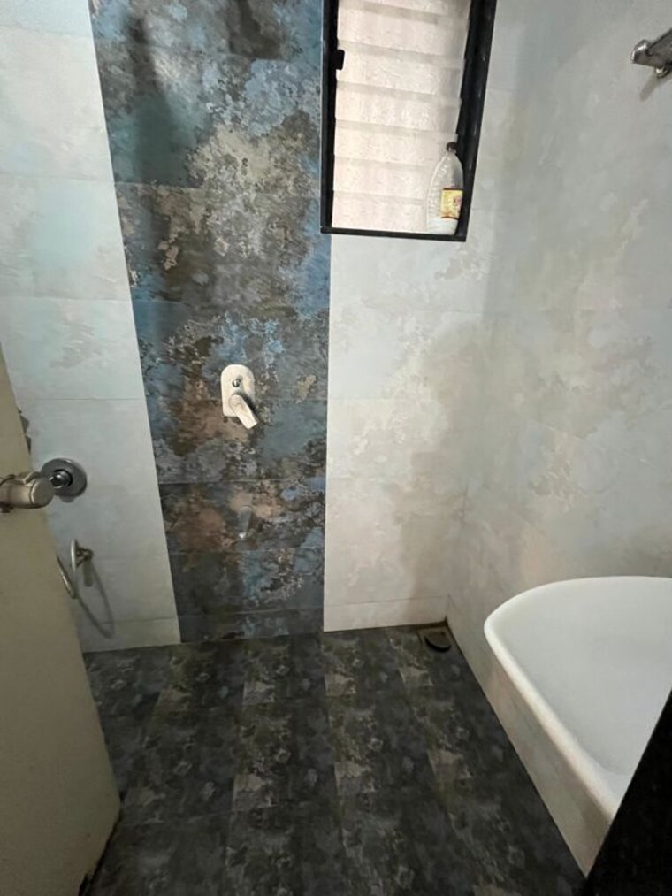 Bathroom, jahangir pura 2 Bedroom 780 Sq.Ft. Apartment In Jahangir Pura Surat 10553102