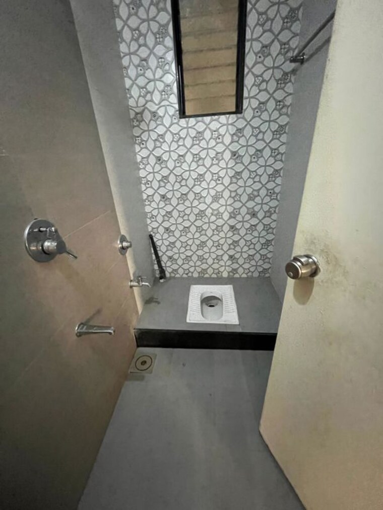 Bathroom, jahangir pura 2 Bedroom 780 Sq.Ft. Apartment In Jahangir Pura Surat 10553102