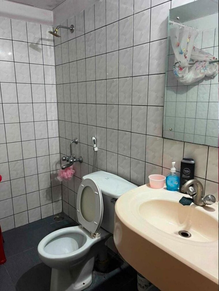 Bathroom, prestige-monte-carlo 2 Bedroom 1150 Sq.Ft. Apartment In Yelahanka Bangalore 10553163