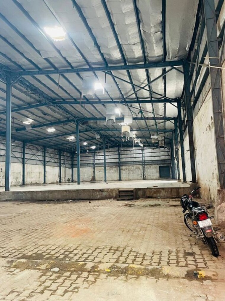  Parking, magnum-business-district Commercial Warehouse 10000 Sq.Ft. In Sector 74 Gurgaon 10553236