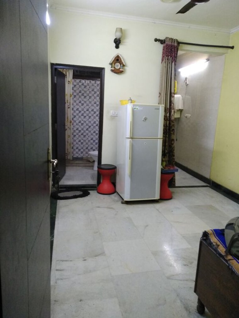 Room, lajpat nagar 4 1 RK 344 Sq.Ft. Builder Floor In Lajpat Nagar 4 Delhi 10553126
