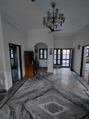 Room in 4 BHK Independent House at Niranjanpur – for Rent