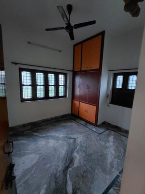 Room in 4 BHK Independent House at Niranjanpur – for Rent