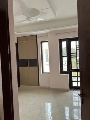 Room in 3 BHK Builder Floor at Kanwali – for Rent