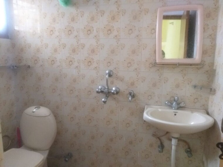 Bathroom, vasant vihar 2 Bedroom 1550 Sq.Ft. Builder Floor In Vasant Vihar Dehradun 10553295
