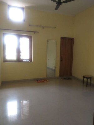 Room in 2 BHK Builder Floor at Vasant Vihar – for Rent