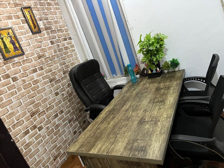 Balcony, sector 3 Commercial Office Space 350 Sq.Ft. In Sector 3 Noida 10553316