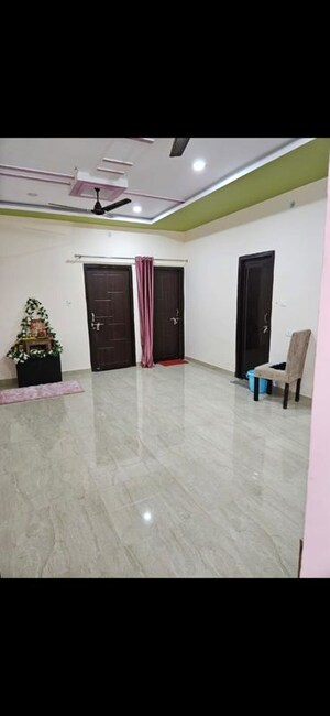 Room in 2 BHK Builder Floor at Kamta – for Rent