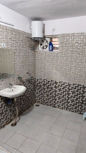 Bathroom in 3.5 BHK Apartment at LDA Parijaat Apartments, Faizabad Road – for Rent