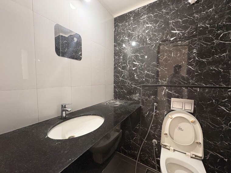 Bathroom, lodha-palava-city-lakeshore-greens 3 Bedroom 1900 Sq.Ft. Apartment In Dombivli East Thane 10553344
