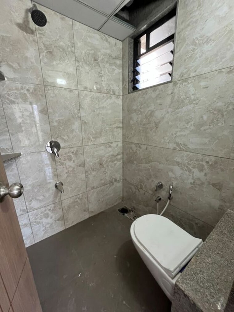 Bathroom, jahangirabad 2 Bedroom 1305 Sq.Ft. Apartment In Jahangirabad Surat 10553355