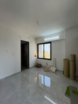 Room in 2 BHK Apartment at Jahangirabad – for Rent