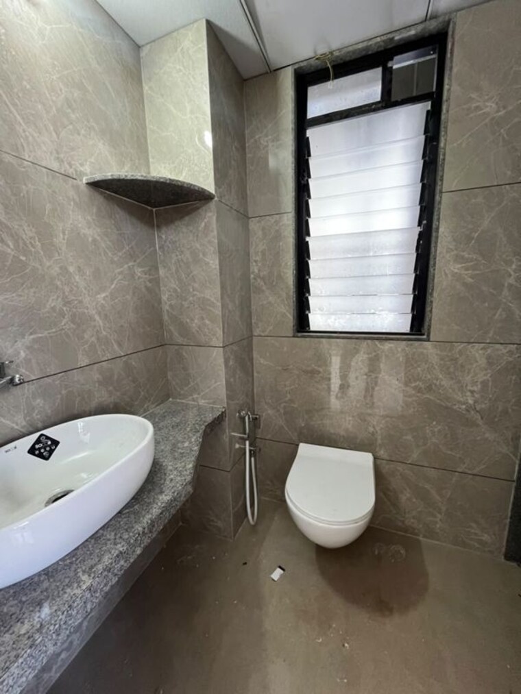 Bathroom, jahangirabad 2 Bedroom 1305 Sq.Ft. Apartment In Jahangirabad Surat 10553355