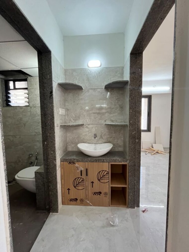Bathroom, jahangirabad 2 Bedroom 1305 Sq.Ft. Apartment In Jahangirabad Surat 10553355