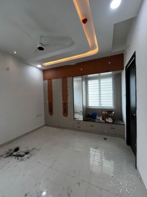 Room in 2.5 BHK Apartment at Aparna Zenon, Puppalaguda – for Rent