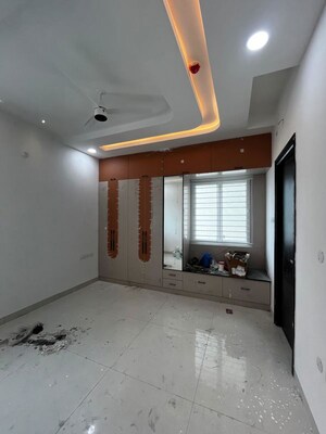 Room in 2.5 BHK Apartment at Aparna Zenon, Puppalaguda – for Rent