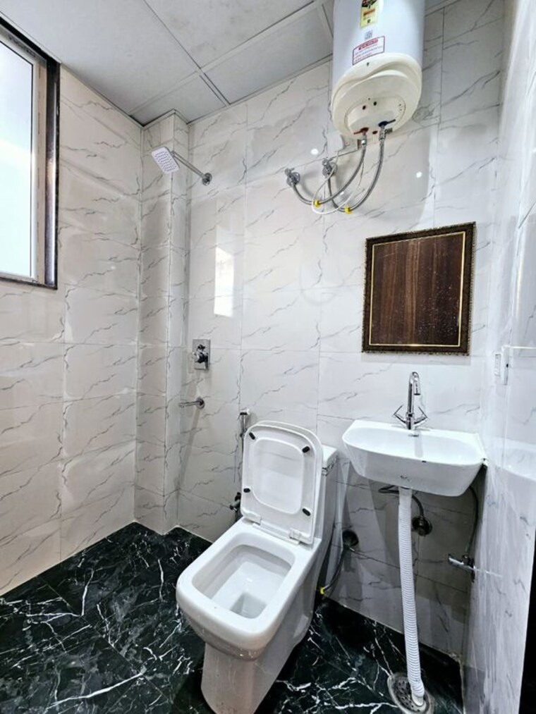 Bathroom, sector 21 1 RK 750 Sq.Ft. Independent House In Sector 21 Gurgaon 10553378