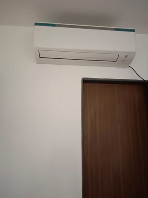 Room in 2 BHK Apartment at Kohinoor Tinsel Town, Hinjewadi – for Rent