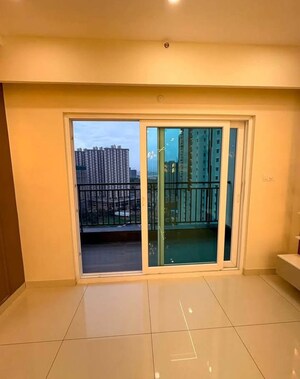 Room in 3 BHK Apartment at Prestige Beverly Hills, Kokapet – for Sale