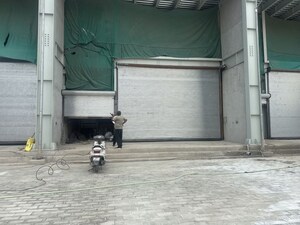 Parking in  Showroom at Old Faridabad – for Rent