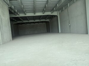 Staircase in  Showroom at Old Faridabad – for Rent