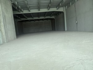 Room in  Showroom at Old Faridabad – for Rent