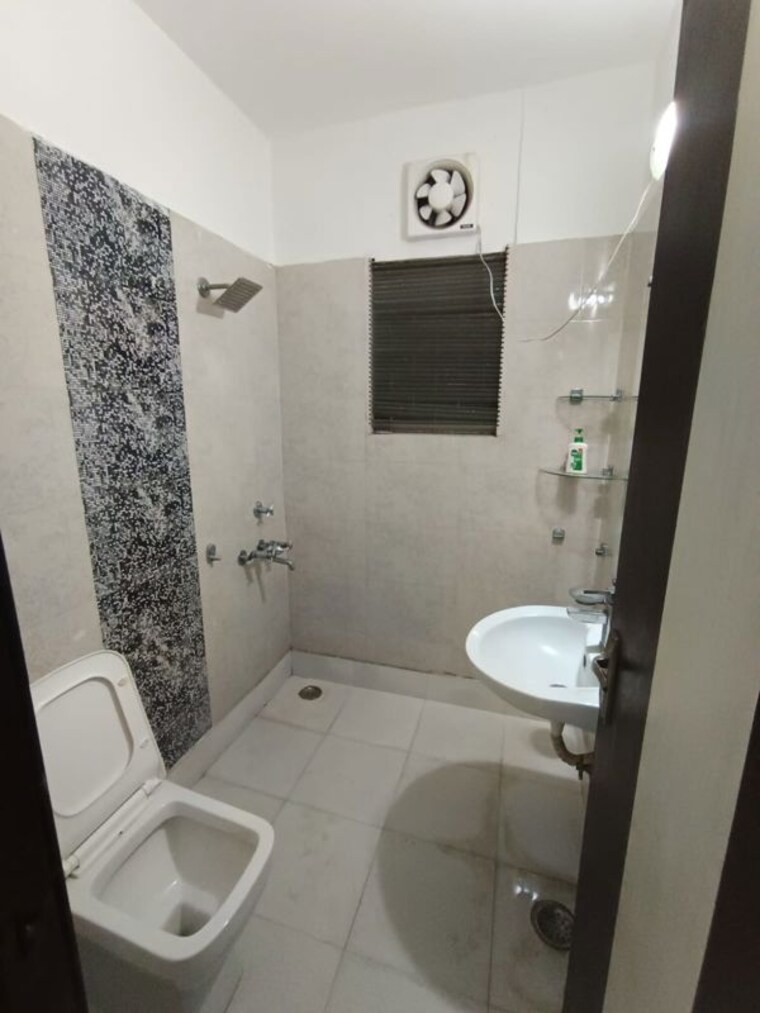 Bathroom, malviya nagar 2 Bedroom 900 Sq.Ft. Builder Floor In Malviya Nagar Delhi 10553461