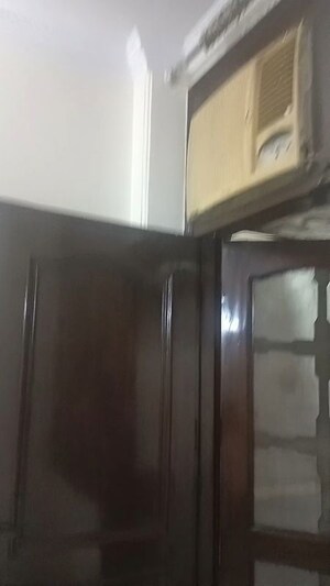 Room in 2 BHK Builder Floor at Lajpat Nagar I – for Rent