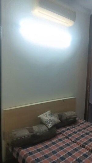 Room in 2 BHK Builder Floor at Lajpat Nagar ii – for Rent