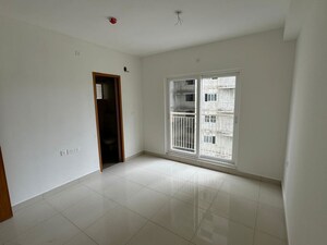 Room in 3 BHK Apartment at Myscape Sanctuary, Hafeezpet – for Rent