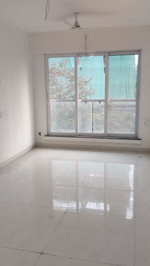 Room in 2 BHK Apartment at Jiten Apartment, Andheri West – for Rent