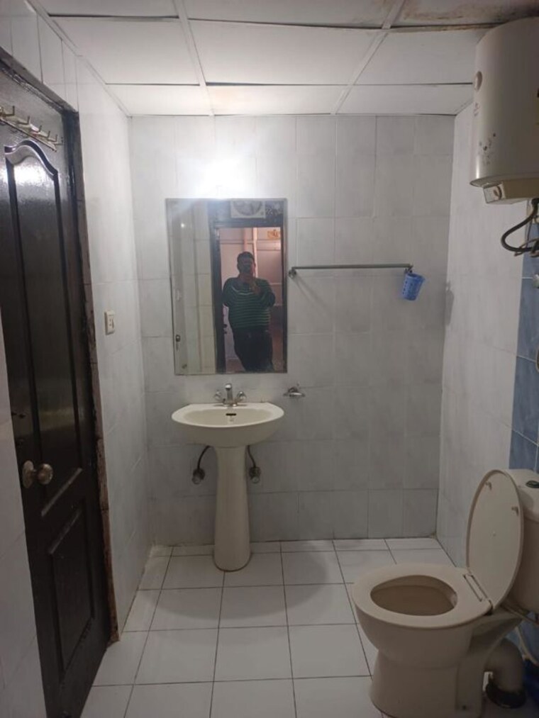 Bathroom, jaipurias-sunrise-greens-zirakpur 1 RK 400 Sq.Ft. Apartment In Vip Road Zirakpur 10553500