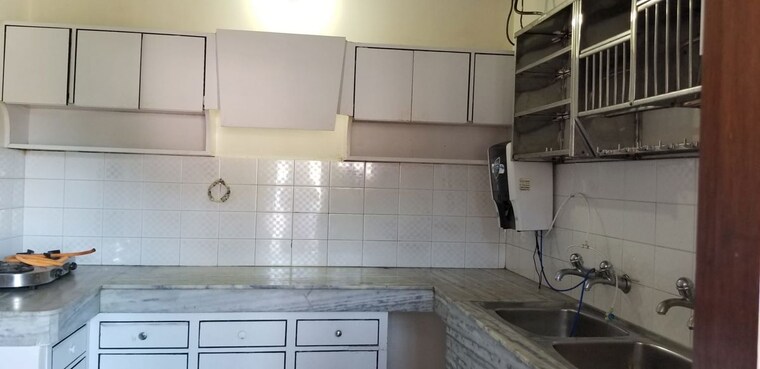Kitchen, sector 36 3 Bedroom 4500 Sq.Ft. Builder Floor In Sector 36 Chandigarh 10553498