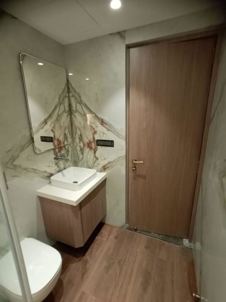 Bathroom, lodha-world-view 5 Bedroom 3800 Sq.Ft. Apartment In Worli Mumbai 10553494
