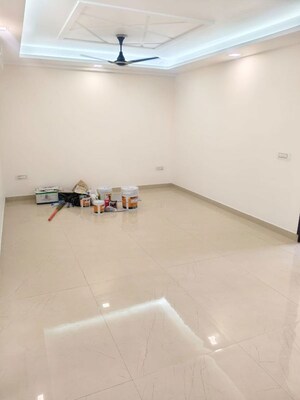 Room in 3 BHK Builder Floor at Sector 23 – for Rent