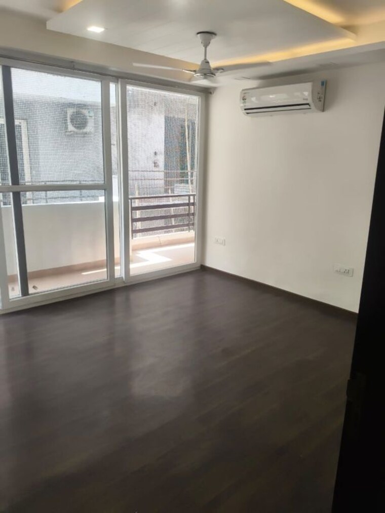 Room, sector 23 3 Bedroom 1800 Sq.Ft. Builder Floor In Sector 23 Gurgaon 10553505