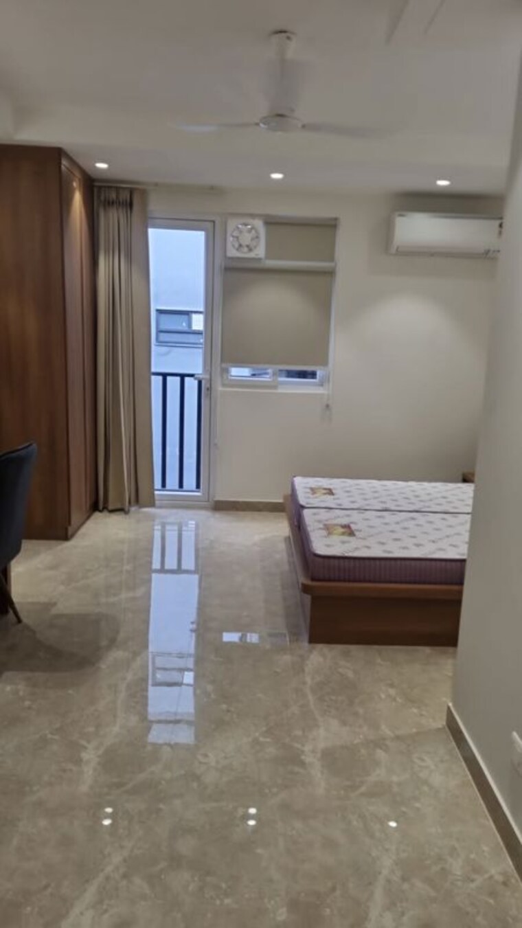 Bathroom, dlf phase i 1 RK 500 Sq.Ft. Builder Floor In Dlf Phase I Gurgaon 10553516