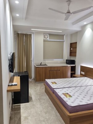 Bedroom in 1 RK Builder Floor at Dlf Phase I – for Rent