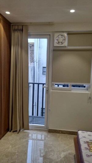 Room in 1 RK Builder Floor at Dlf Phase I – for Rent