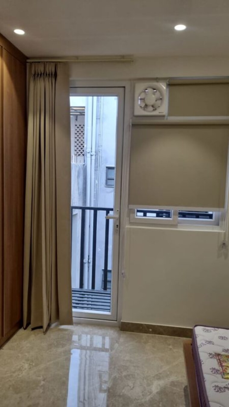 Room, dlf phase i 1 RK 500 Sq.Ft. Builder Floor In Dlf Phase I Gurgaon 10553516