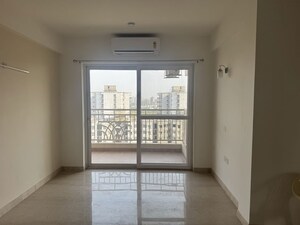 Room in 3.5 BHK Apartment at The Center Court Prime, Sector 88a – for Rent
