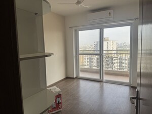 Room in 3.5 BHK Apartment at The Center Court Prime, Sector 88a – for Rent