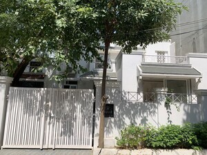 4 BHK Independent House – Exterior View View at Dlf Phase iv - for Rent