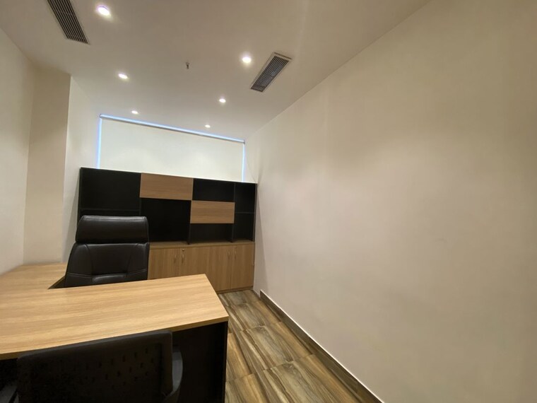 undefined, alphathum Commercial Office Space 1170 Sq.Ft. In Sector 90 Noida 10553545